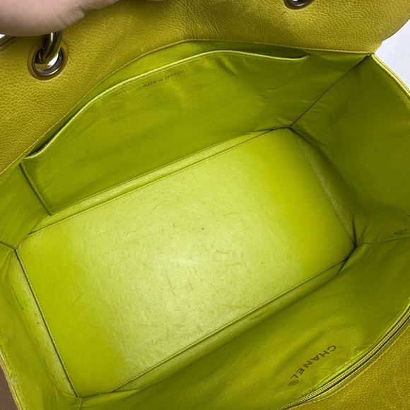 CHANEL CC CAVIAR CHAIN TOTE - Picture 11 of 13